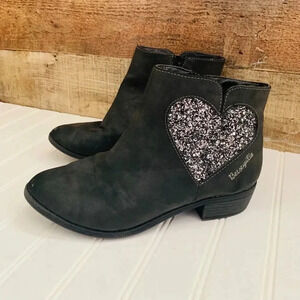 Betseyville glitter heart booties